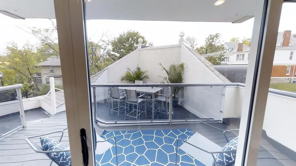 Edgecliff Exclusive Homes by Omg LLC. - Photo 13