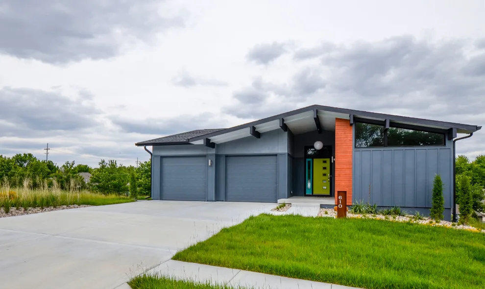 Midcentury Modern Inspired by Eichler by Owen Homes LLC - Photo 2