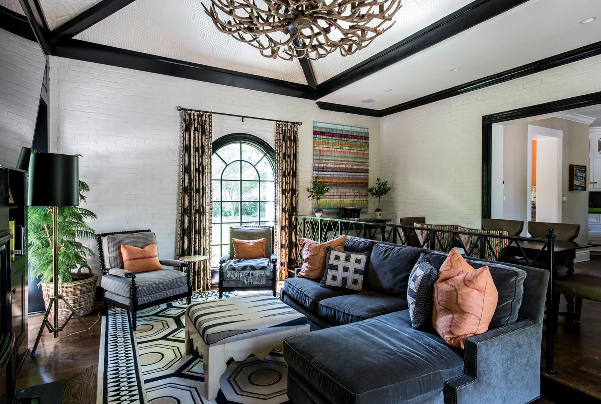 Sophisticated Family Living by The Lee W. Robinson Company - Photo 18
