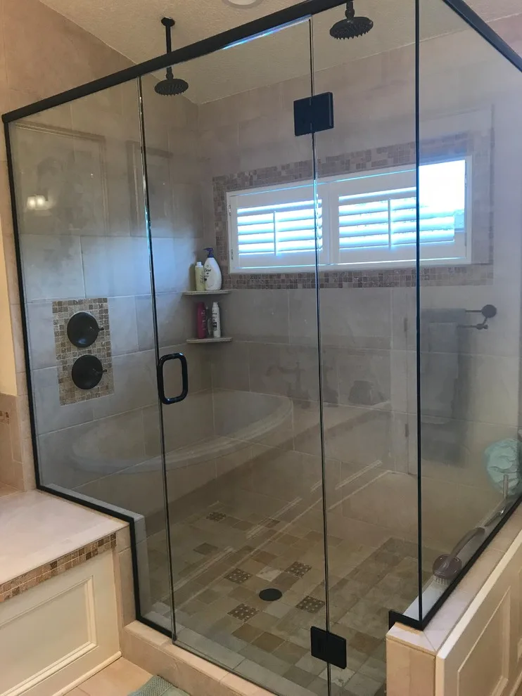 Chic White Winter Park Main Bathroom by Sarah Kraus Bartelson - S&W Kitchens - Photo 21