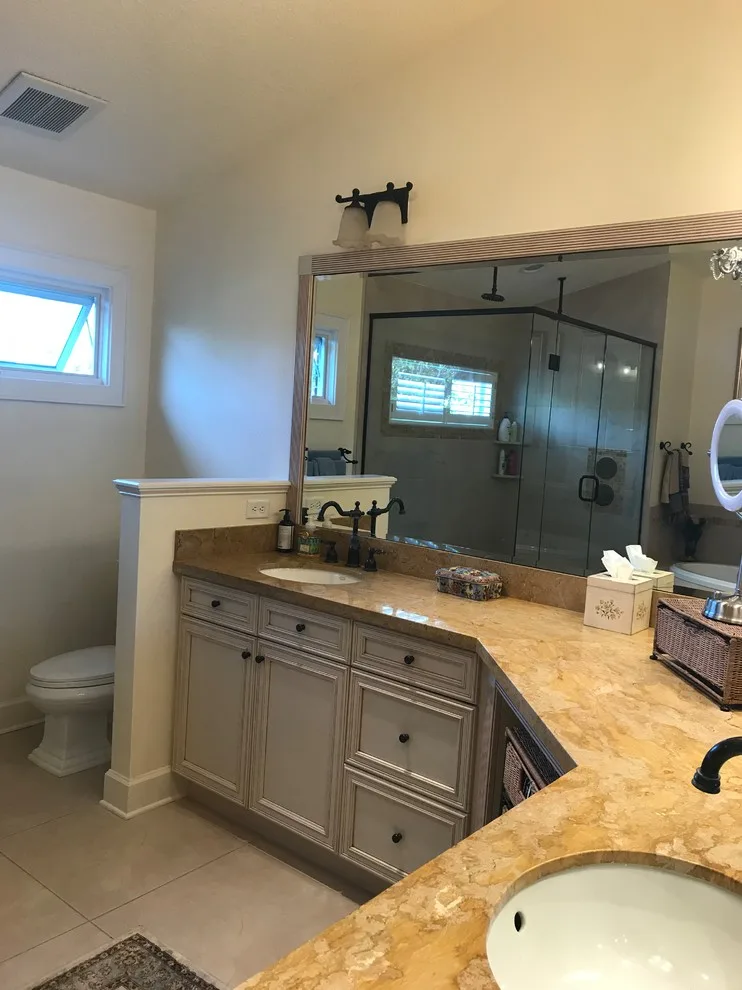 Chic White Winter Park Main Bathroom by Sarah Kraus Bartelson - S&W Kitchens - Photo 5