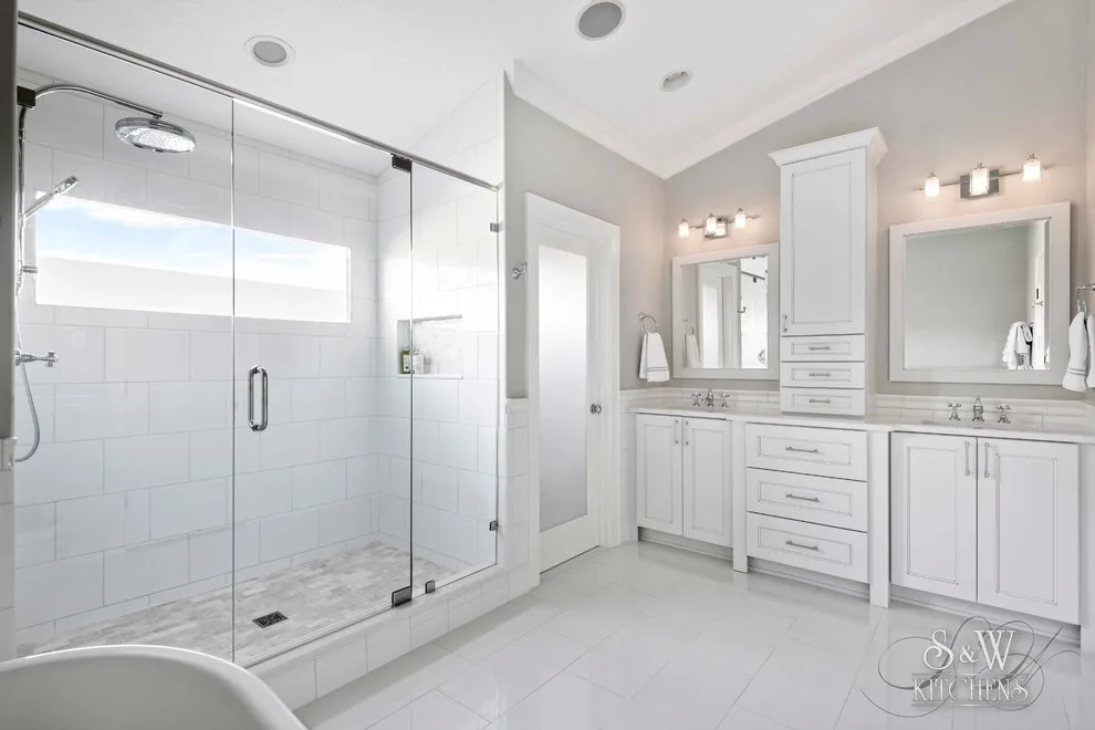Chic White Winter Park Main Bathroom by Sarah Kraus Bartelson - S&W Kitchens - Photo 11