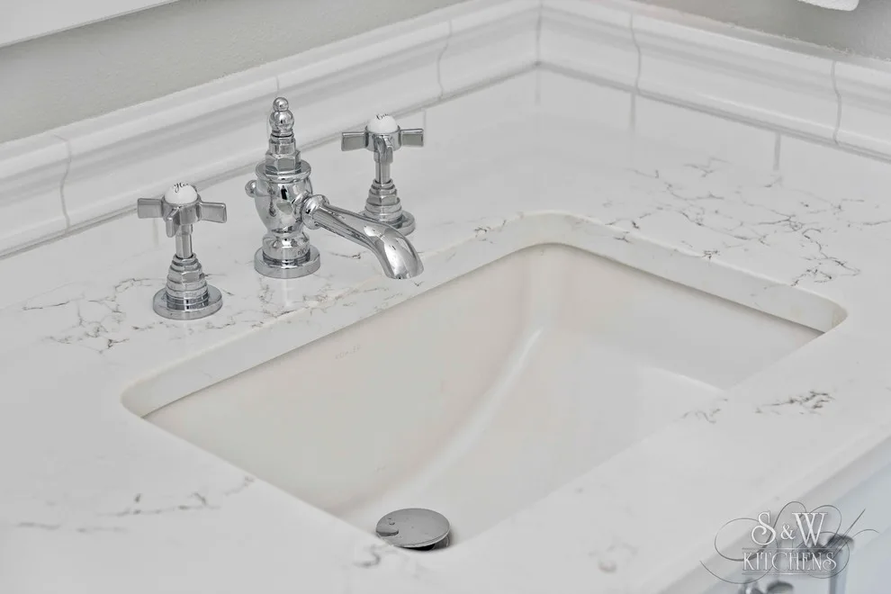 Chic White Winter Park Main Bathroom by Sarah Kraus Bartelson - S&W Kitchens - Photo 13