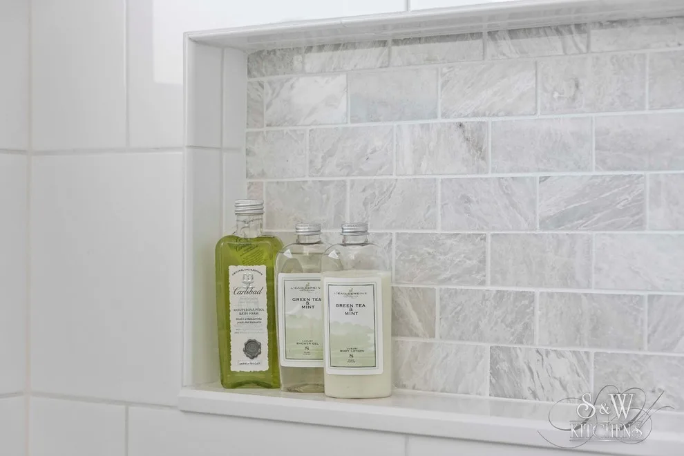 Chic White Winter Park Main Bathroom by Sarah Kraus Bartelson - S&W Kitchens - Photo 16
