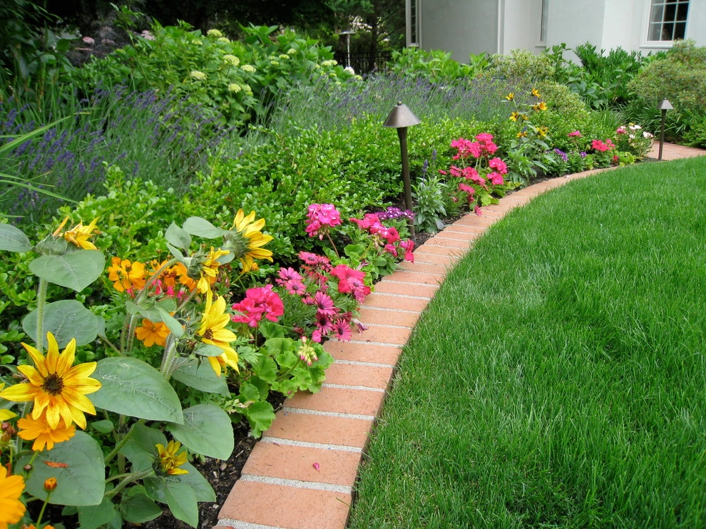 West Hills Annual Color by Chinick Landscaping & Nursery - Photo 3