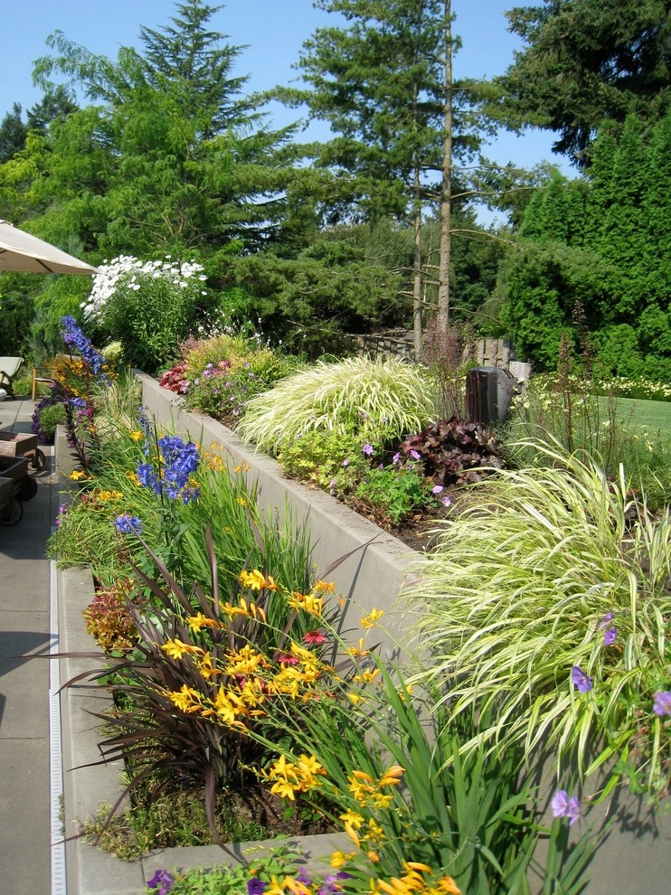 Garden Color & Form by Chinick Landscaping & Nursery - Photo 11