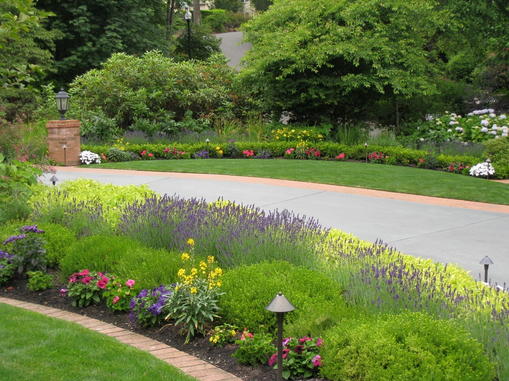 West Hills Annual Color by Chinick Landscaping & Nursery - Photo 2