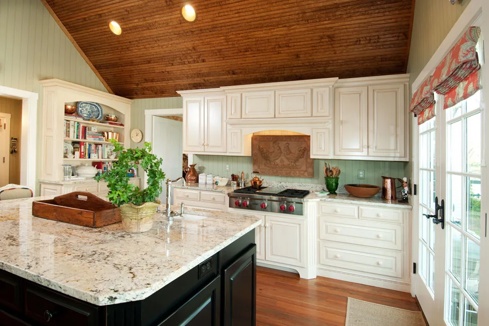 Country Family Residence by The Lee W. Robinson Company - Photo 6