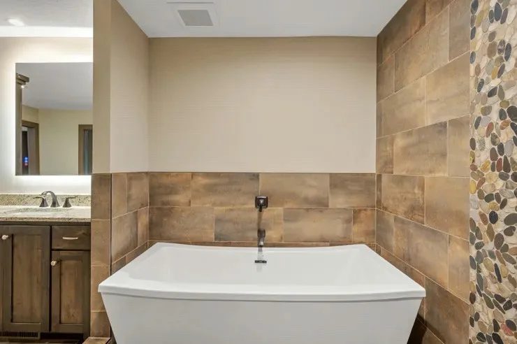 Farmington Inn by Redstone Design Build LLC - Photo 20