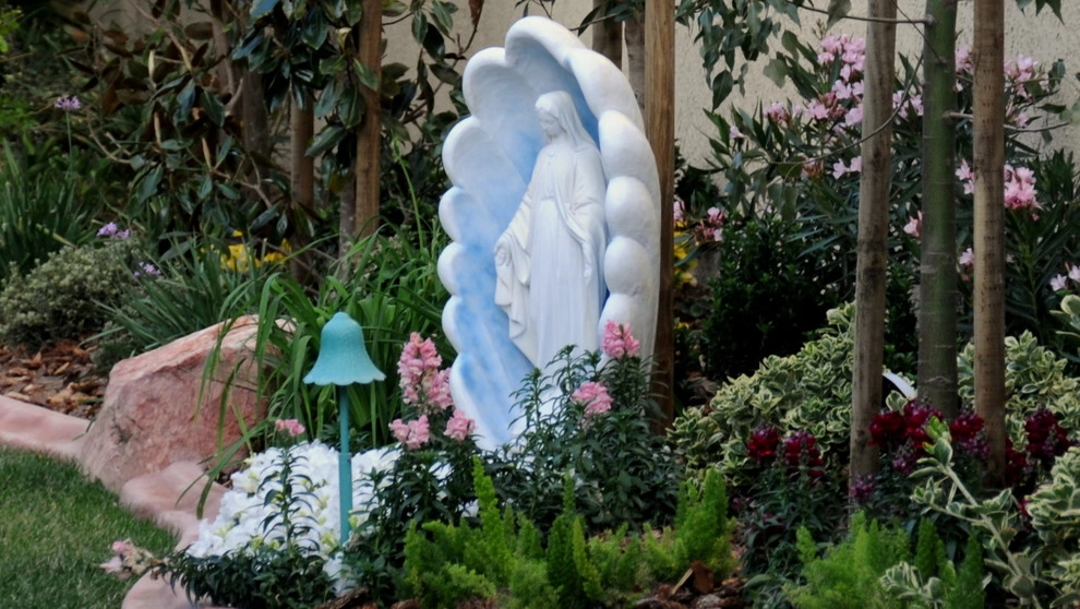 Statuary by Chip-n-dale's Custom Landscaping - Photo 20