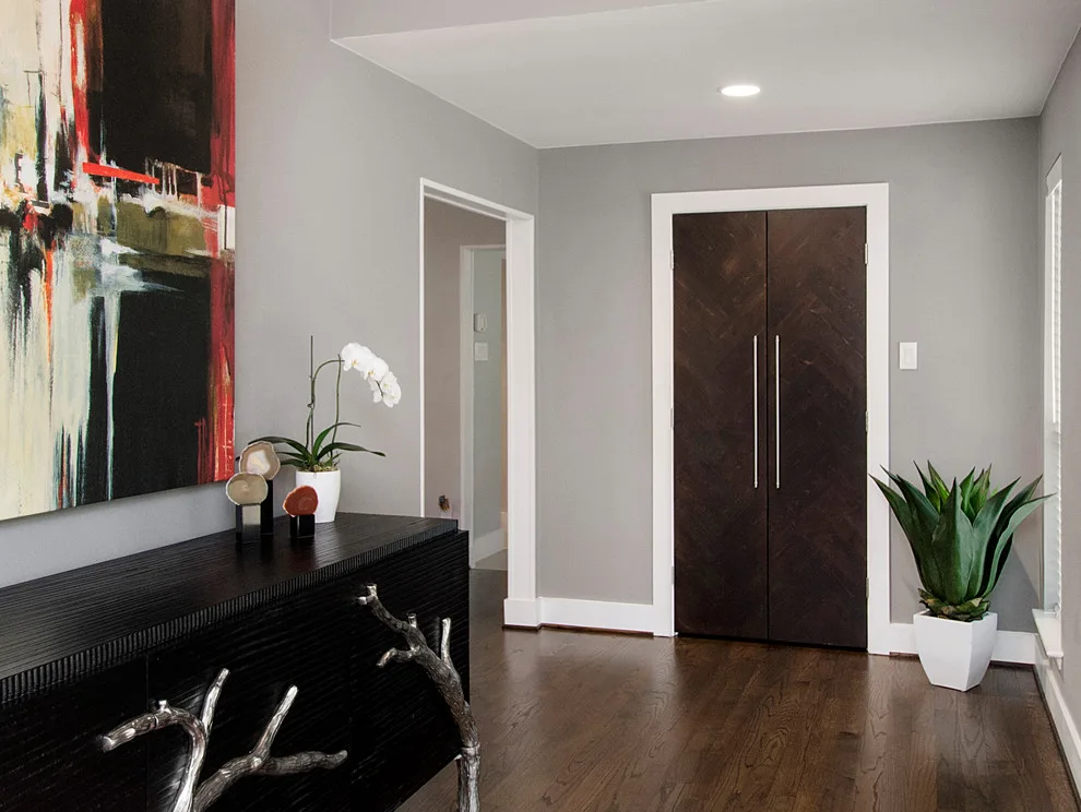 Contemporary Elegance in the Entryway by EURO Design Build - Photo 4