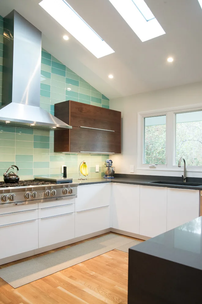 Contemporary Franklin Kitchen by Labra Design Build - Photo 4