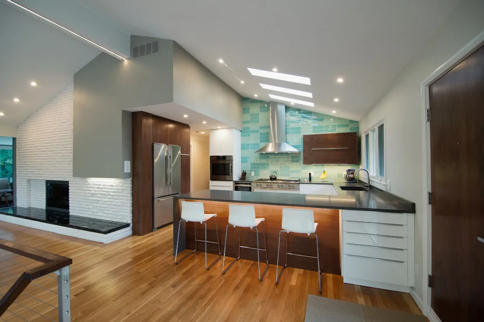 Contemporary Franklin Kitchen by Labra Design Build - Photo 9