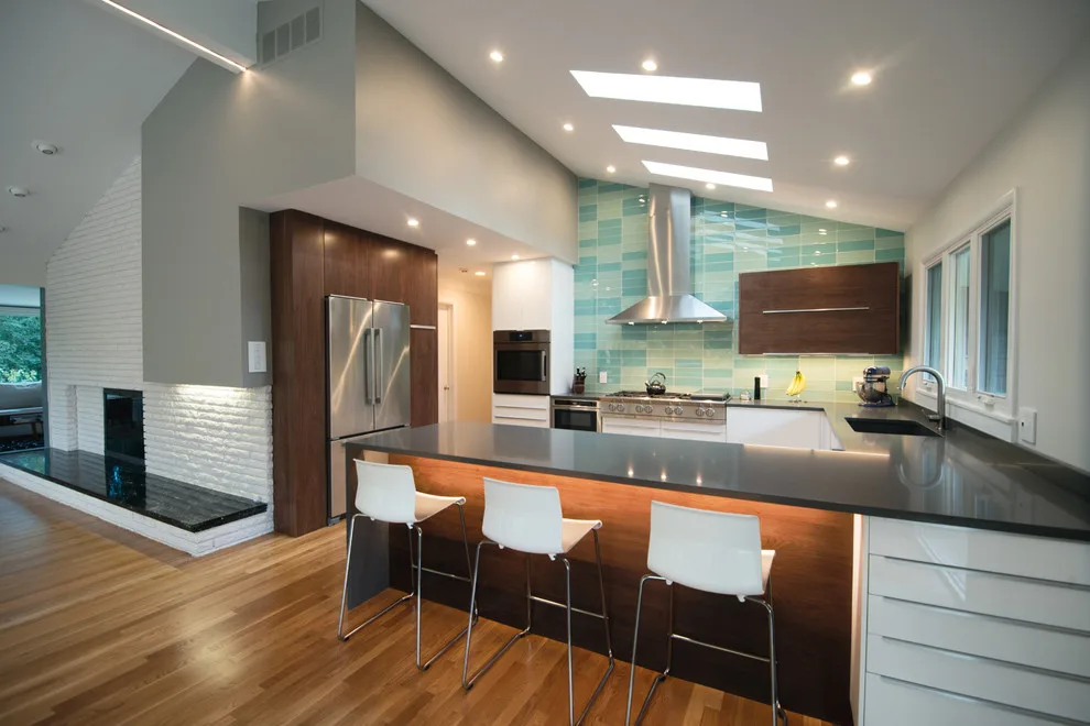 Contemporary Franklin Kitchen by Labra Design Build - Photo 14