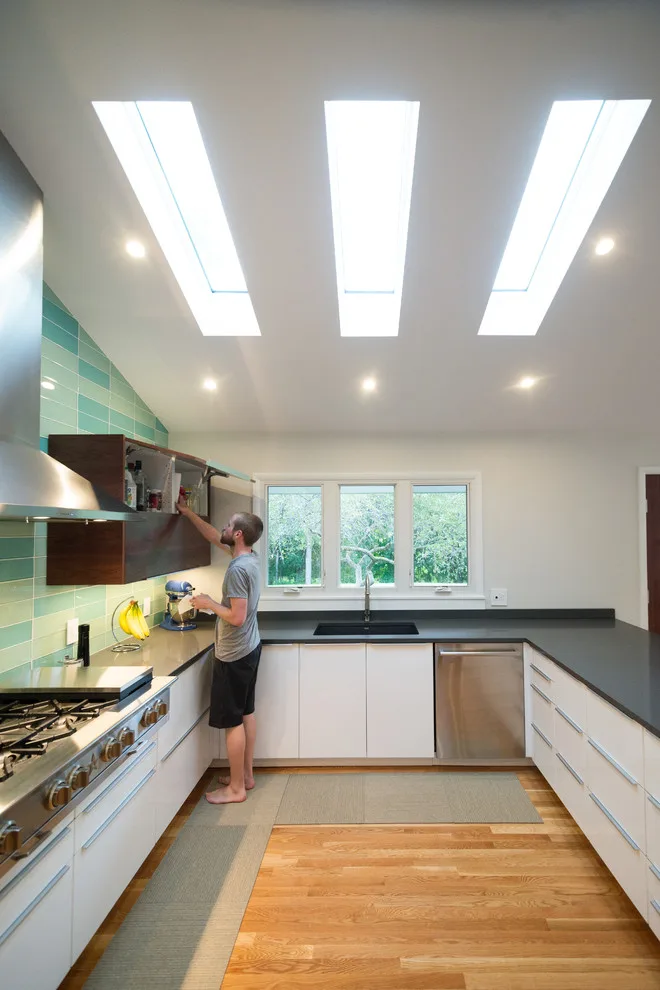 Contemporary Franklin Kitchen by Labra Design Build - Photo 20