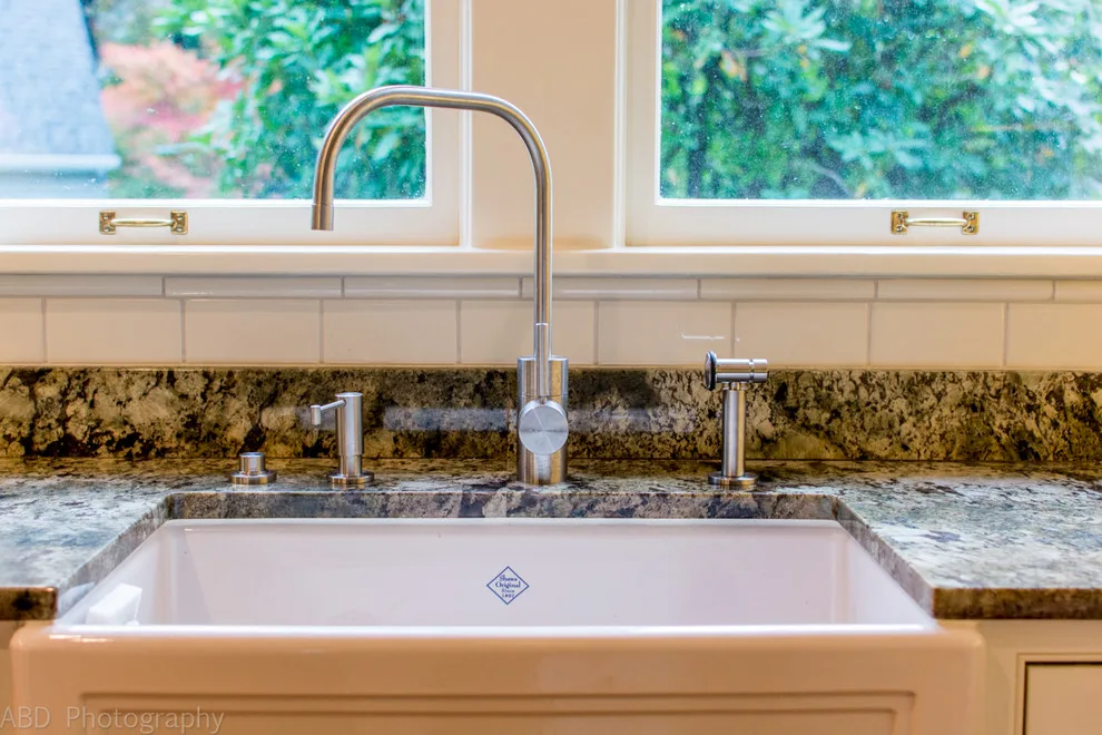 Lamont Bros. Design & Construction - Photo 9