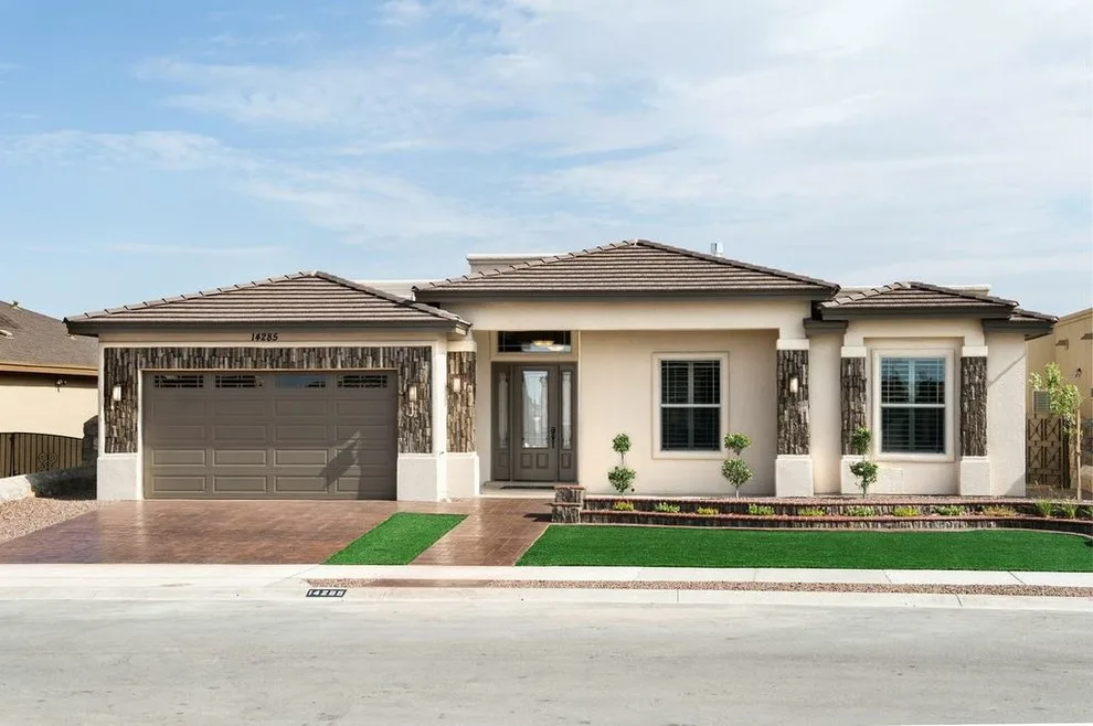 Facade Designs by Bella Vista Custom Homes, Inc. - Photo 7