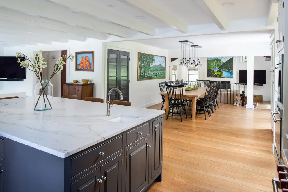 Artistic Abode by Armitage Interiors - Home Design & Renovation - Photo 37