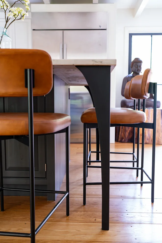 Artistic Abode by Armitage Interiors - Home Design & Renovation - Photo 19