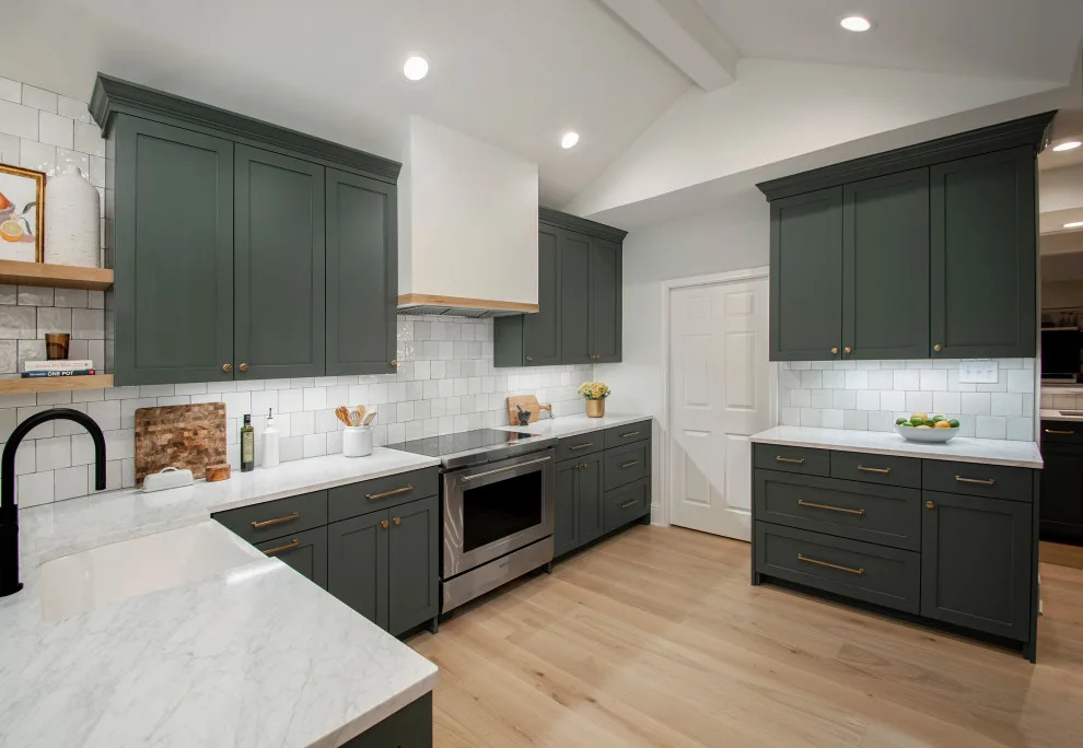 Dallas Kitchen in Hunter Green by Sardone | McLain - Photo 7
