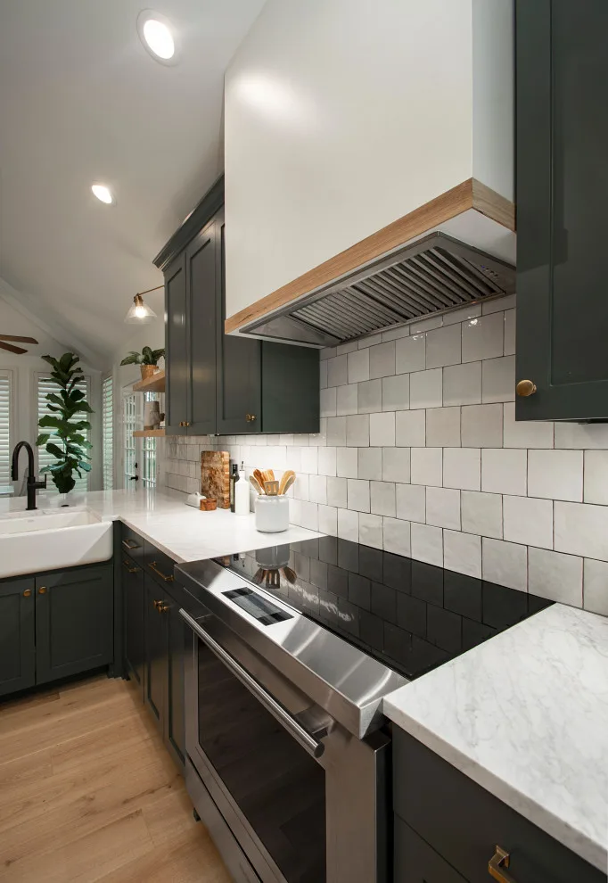Dallas Kitchen in Hunter Green by Sardone | McLain - Photo 9