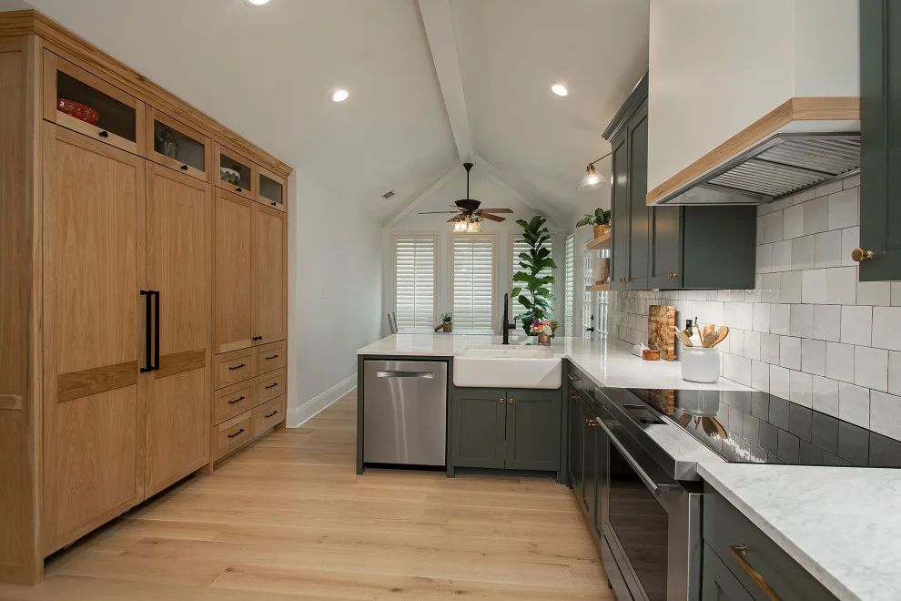 Dallas Kitchen in Hunter Green by Sardone | McLain - Photo 17