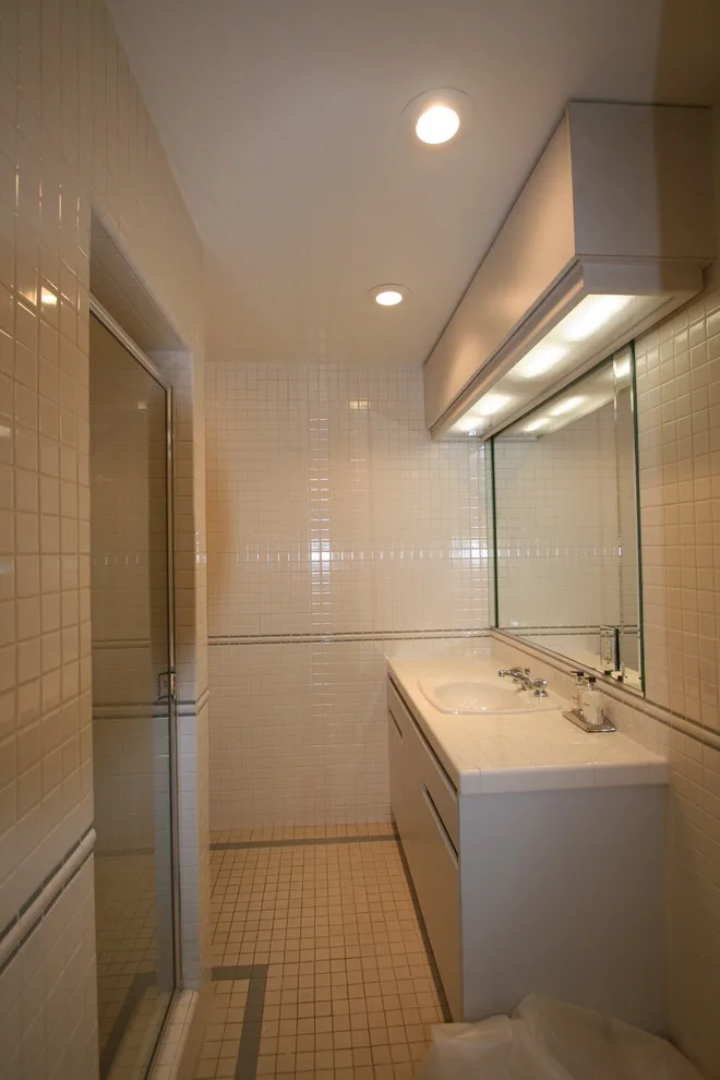 Phantom Lavatory by OCTOBER 5 Fine Home Builders - Photo 2