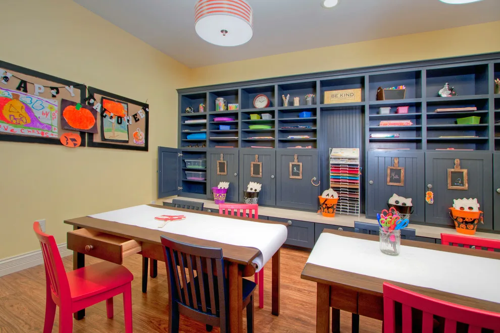 Creve Couer, MO Gift Wrapping and Children's Craft Studio by Mosby Building Arts - Photo 9