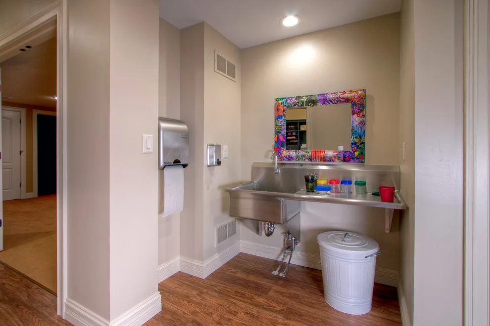 Creve Couer, MO Gift Wrapping and Children's Craft Studio by Mosby Building Arts - Photo 10