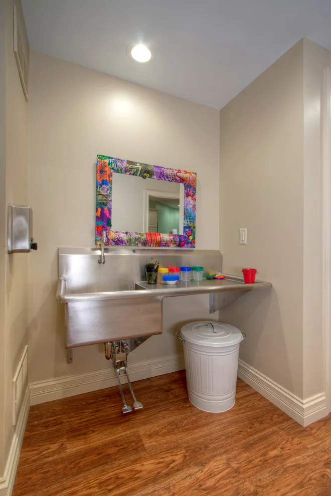 Creve Couer, MO Gift Wrapping and Children's Craft Studio by Mosby Building Arts - Photo 16