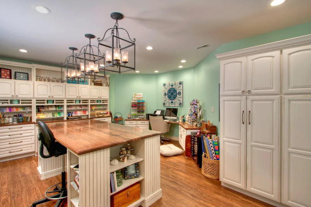 Creve Couer, MO Gift Wrapping and Children's Craft Studio by Mosby Building Arts - Photo 19