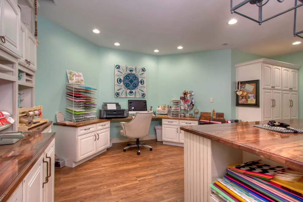 Creve Couer, MO Gift Wrapping and Children's Craft Studio by Mosby Building Arts - Photo 4