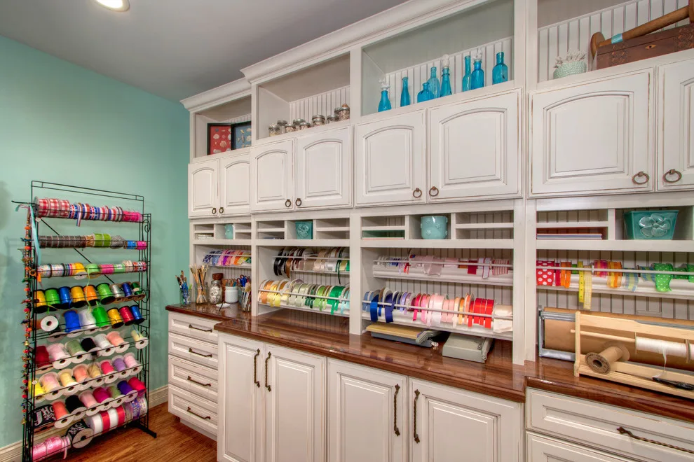 Creve Couer, MO Gift Wrapping and Children's Craft Studio by Mosby Building Arts - Photo 8