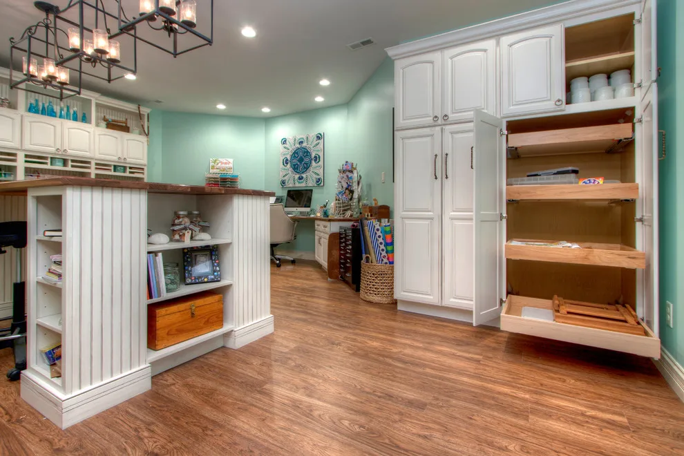 Creve Couer, MO Gift Wrapping and Children's Craft Studio by Mosby Building Arts - Photo 18