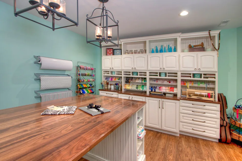 Creve Couer, MO Gift Wrapping and Children's Craft Studio by Mosby Building Arts - Photo 5
