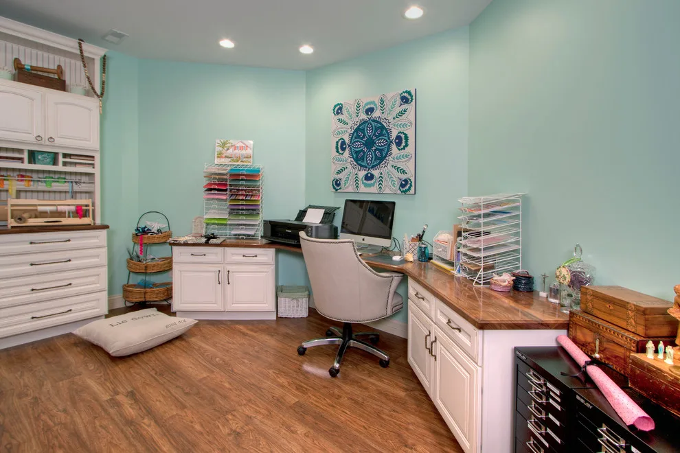Creve Couer, MO Gift Wrapping and Children's Craft Studio by Mosby Building Arts - Photo 11