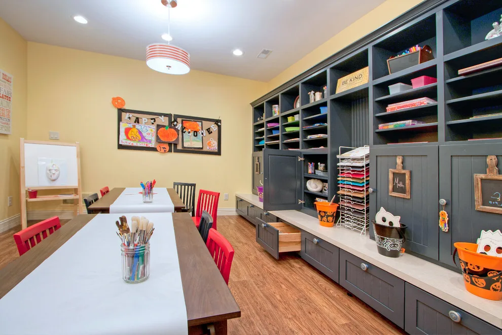 Creve Couer, MO Gift Wrapping and Children's Craft Studio by Mosby Building Arts - Photo 2
