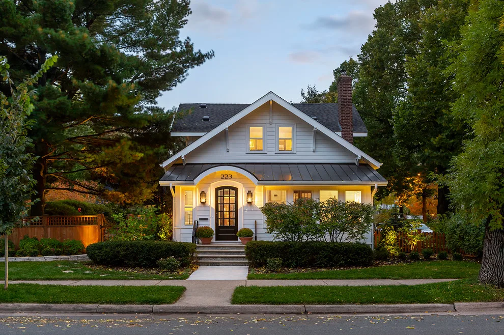 Avenue Grand Bungalow by Quartersawn Design Build - Photo 3