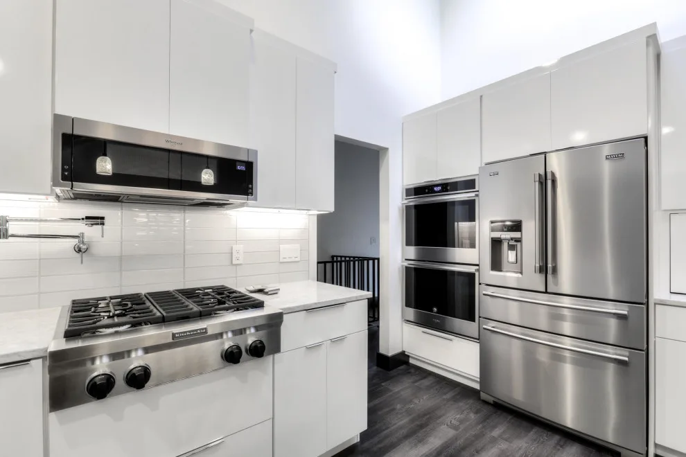 Hedgewood kitchen renovation by BJ Armstrong Custom Homes - Photo 8