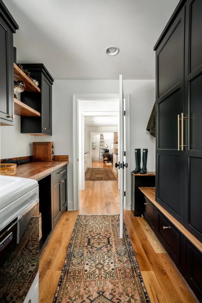 Hilltop Home by Gretchen O. Studio - Photo 16