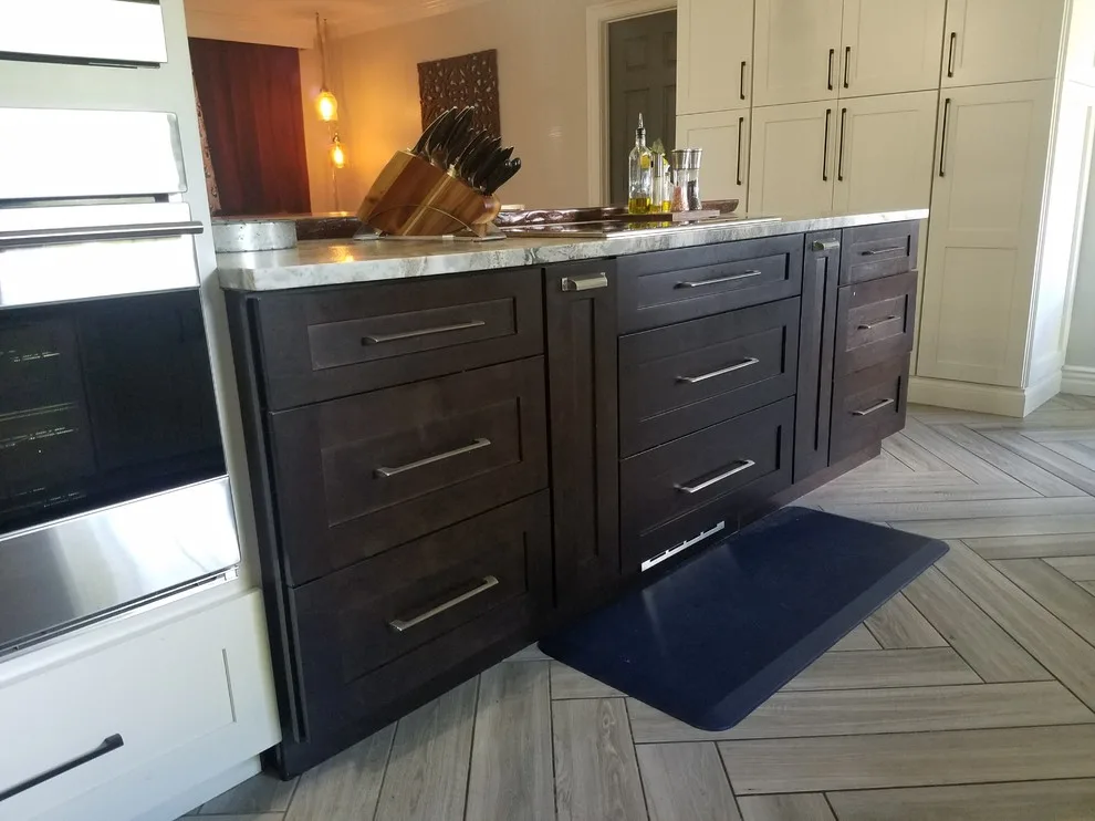 Contemporary Farmhouse Kitchen Design by Sarah Kraus Bartelson - S&W Kitchens - Photo 21