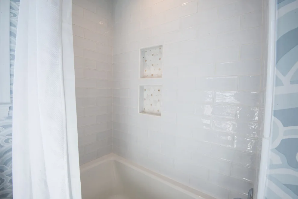 Bespoke Kitchen and Bathroom Renovation by R&R Enterprises Inc - Photo 19