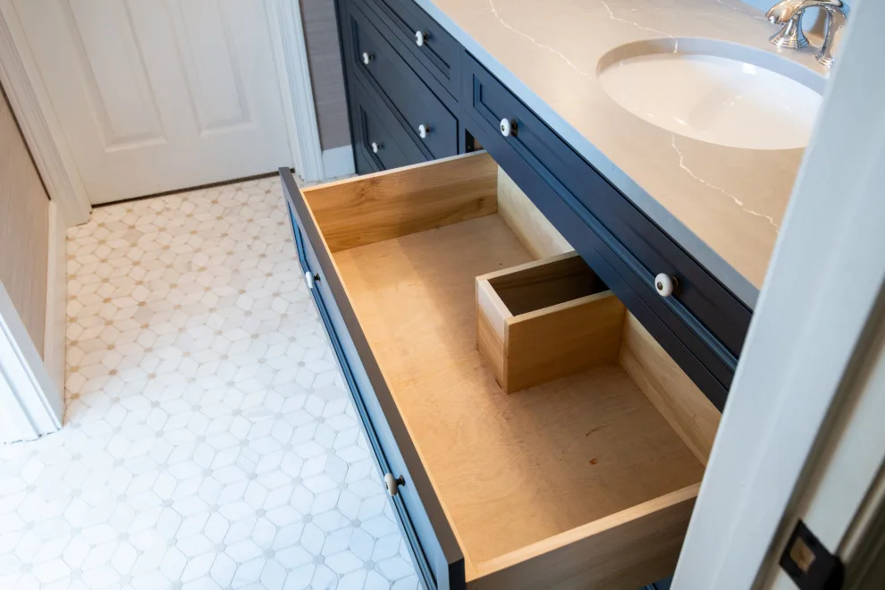 Bespoke Kitchen and Bathroom Renovation by R&R Enterprises Inc - Photo 26