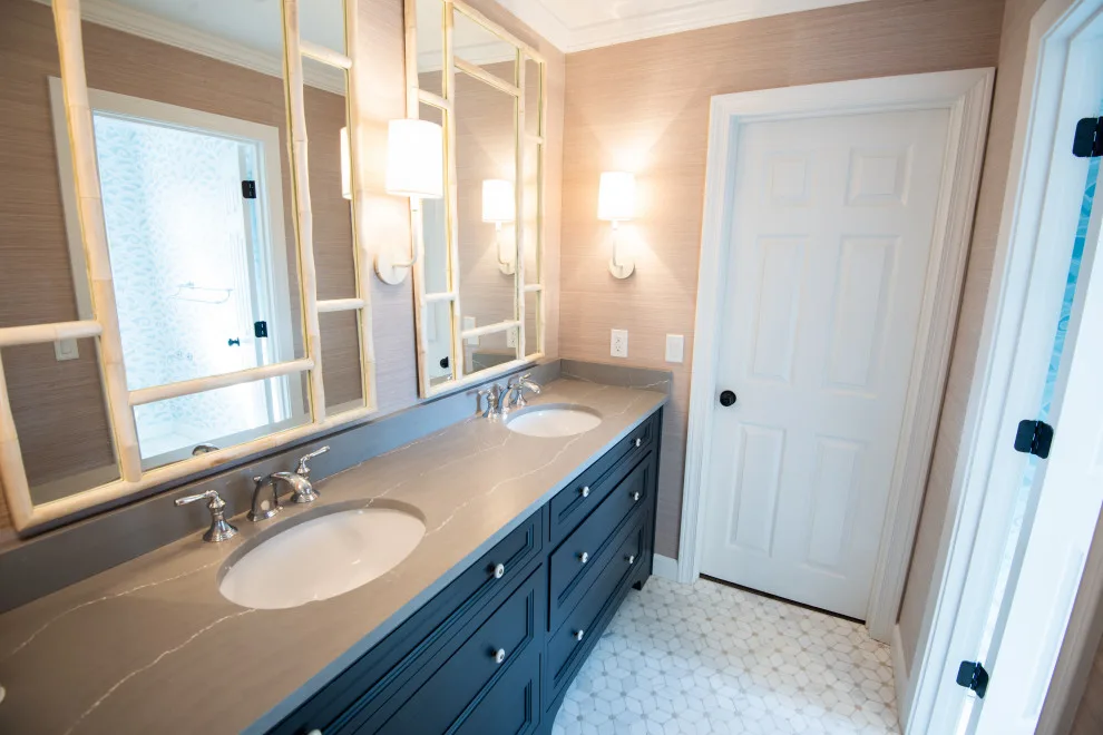 Bespoke Kitchen and Bathroom Renovation by R&R Enterprises Inc - Photo 35