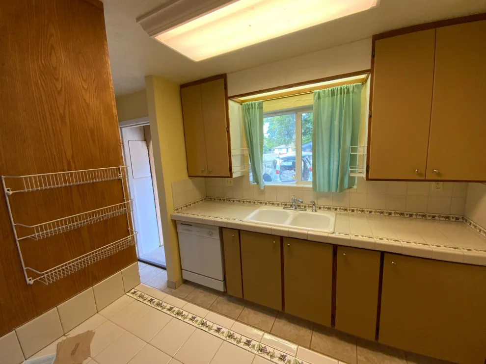 Kitchen Renovation D by Noor Construction Inc. - Photo 4