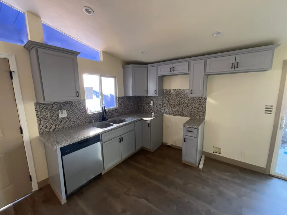 KITCHEN RENOVATION by Noor Construction Inc. - Photo 4