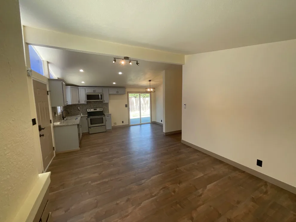 KITCHEN RENOVATION by Noor Construction Inc. - Photo 5