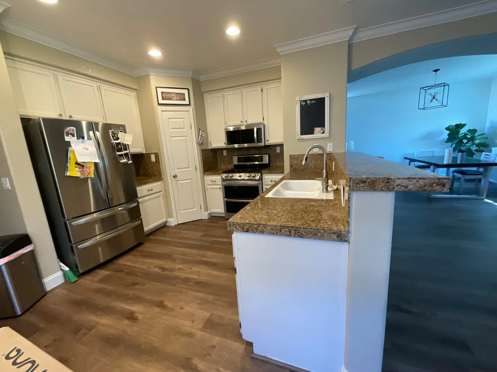 KITCHEN RENOVATION H by Noor Construction Inc. - Photo 3