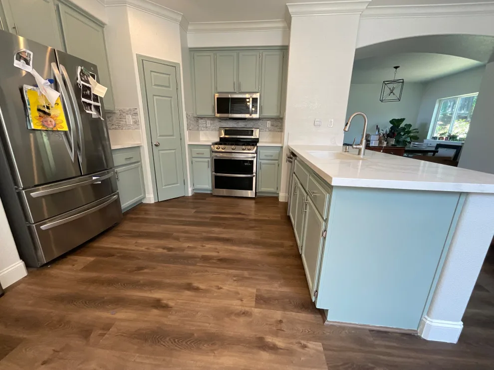 KITCHEN RENOVATION H by Noor Construction Inc. - Photo 2