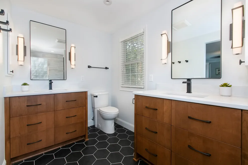 Minneapolis Master Bathroom by College City Design Build - Photo 5